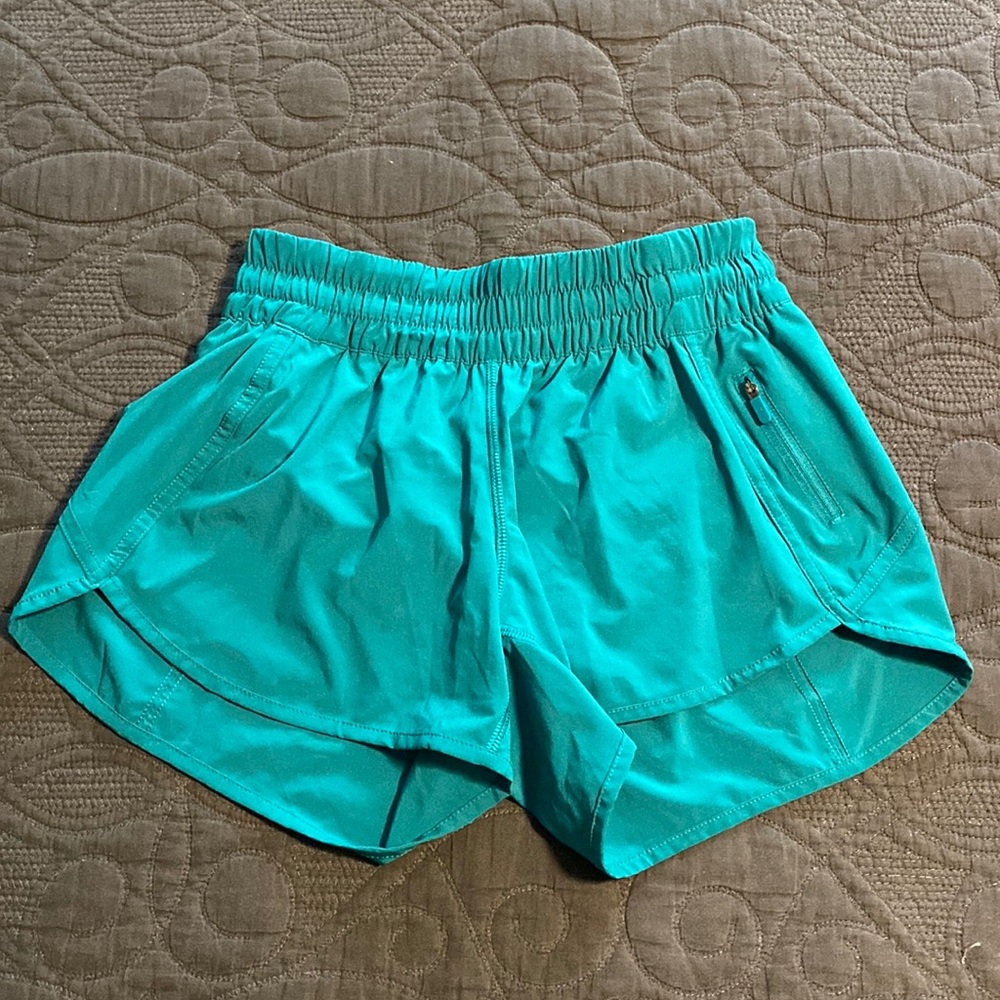 Lululemon tracker green size 8